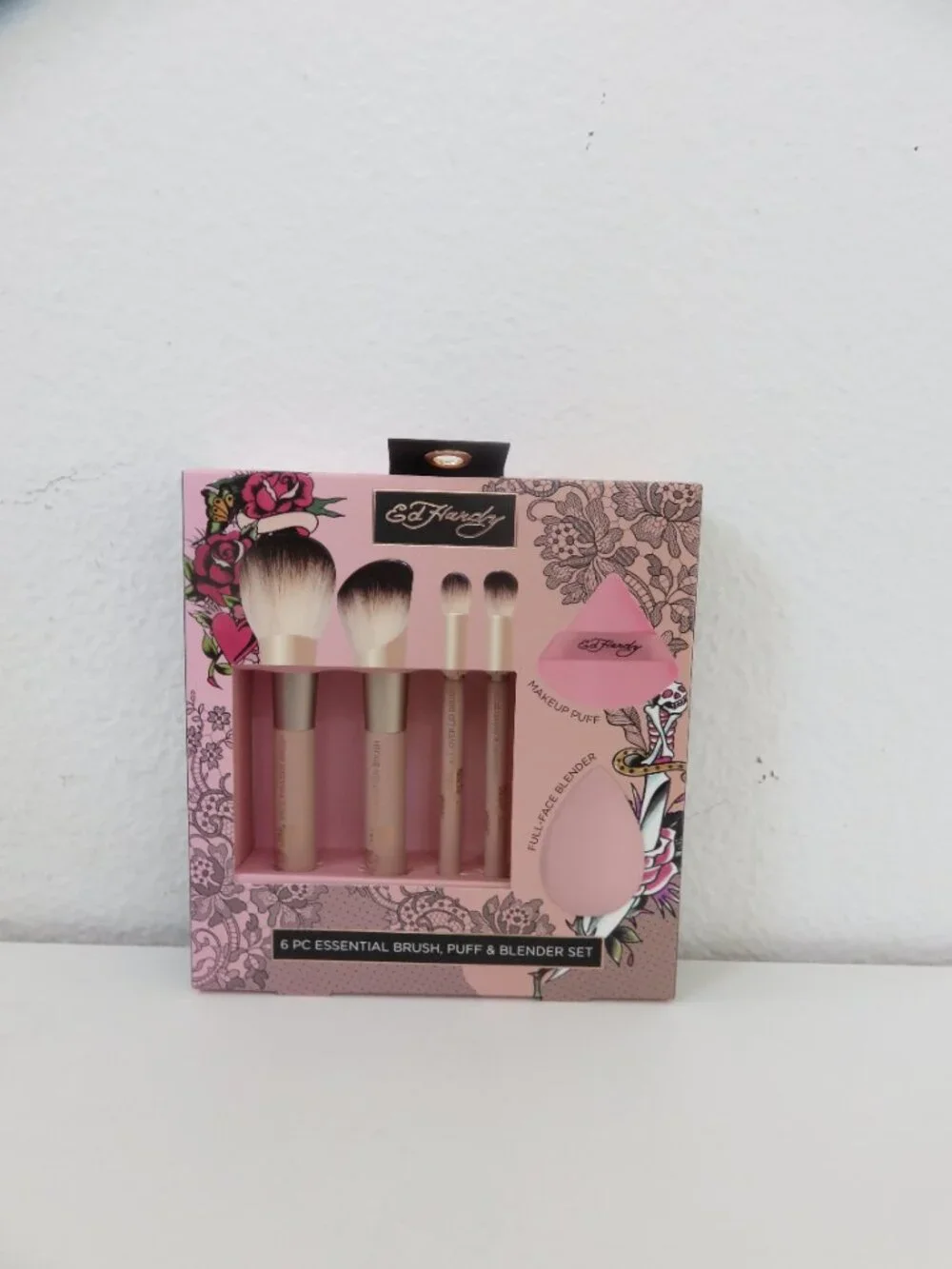 (#140) Ed Hardy 6-Piece  Makeup Brush, Puff & Blender